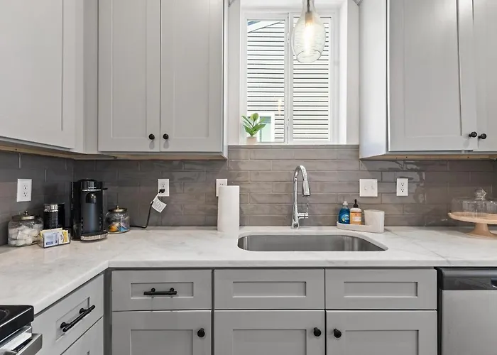 New Vermillion House King Bd Cajun Luxury Book Now